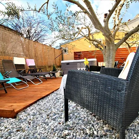 Istra With Jacuzzi 別荘