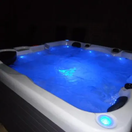 Istra With Jacuzzi Сasa de vacaciones