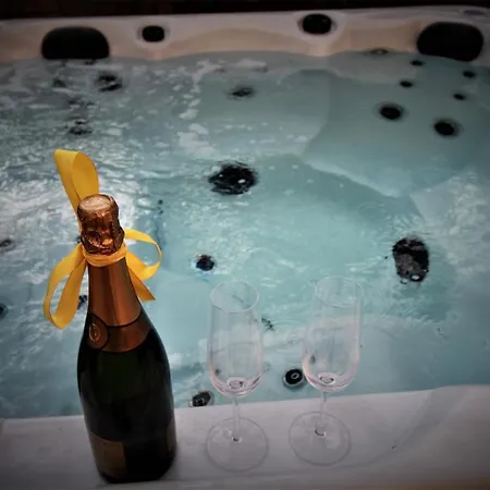 Istra With Jacuzzi 別荘