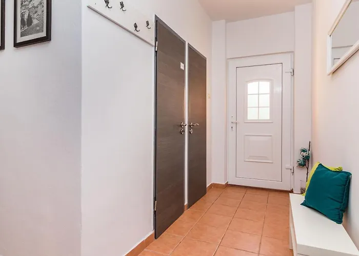 Istra With Jacuzzi Vikendica Medulin