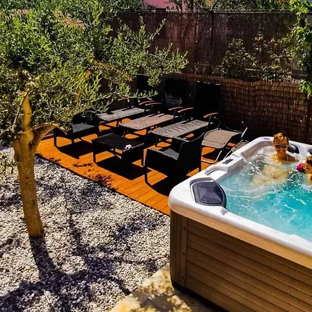 Istra With Jacuzzi Holiday home Medulin
