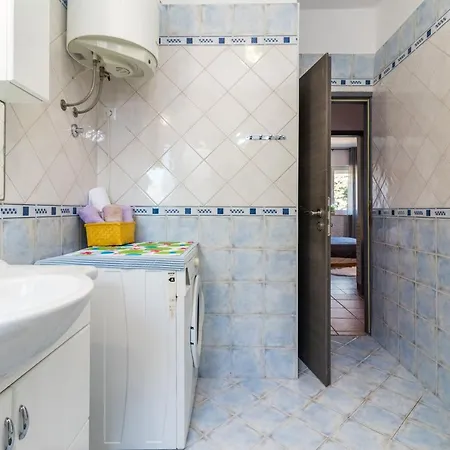 Istra With Jacuzzi Holiday home Medulin