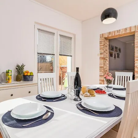 Istra With Jacuzzi Holiday home