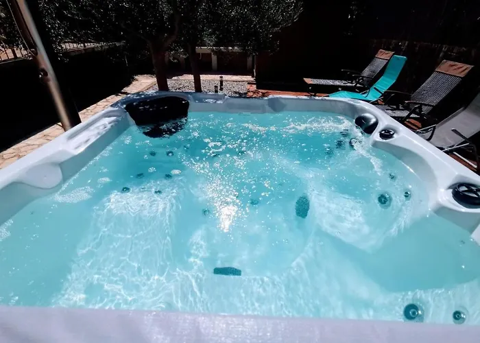 Σπίτι διακοπών Istra With Jacuzzi Μεντουλίν