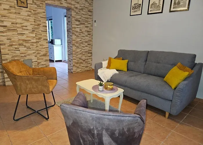 Istra With Jacuzzi Μεντουλίν