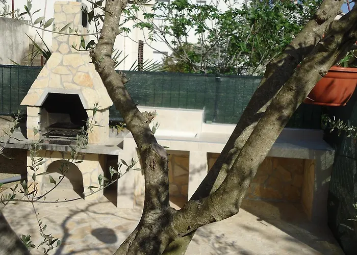 Istra With Jacuzzi Μεντουλίν