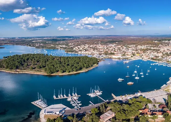 Istra With Jacuzzi Μεντουλίν